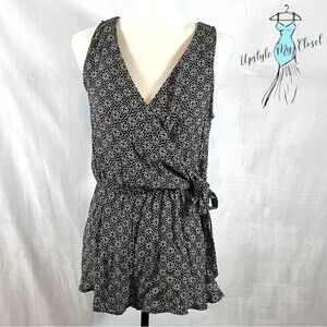 Sadie & Sage black and pink print open back wrap top romper size small